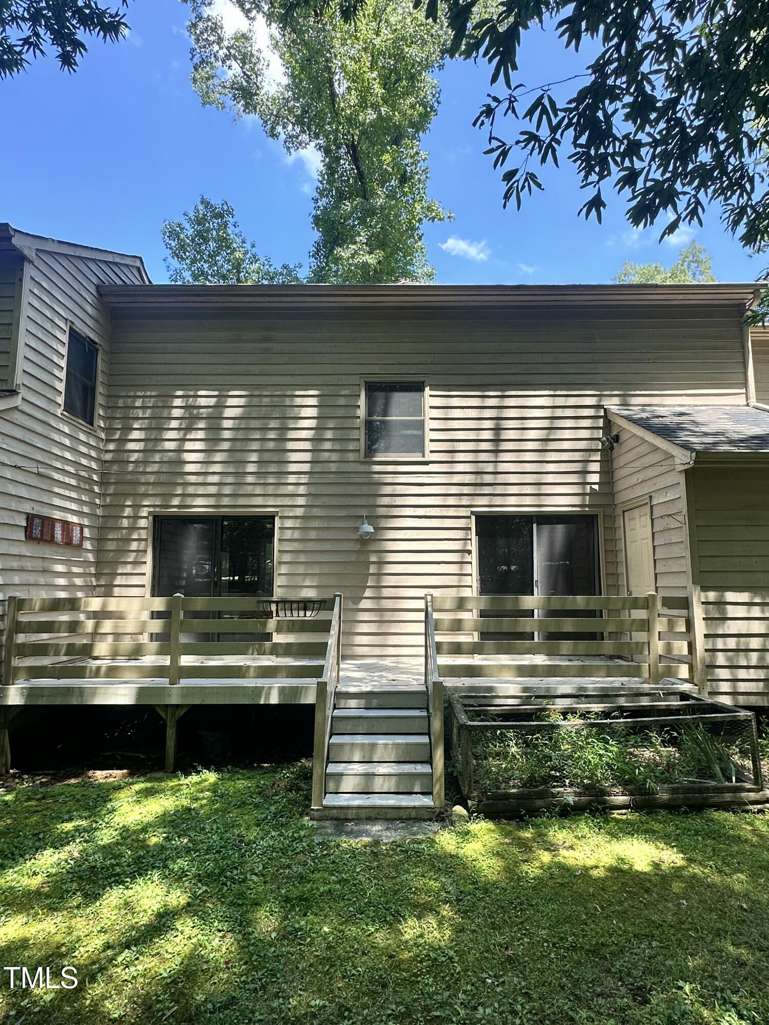 205 W Poplar Avenue Apt F
