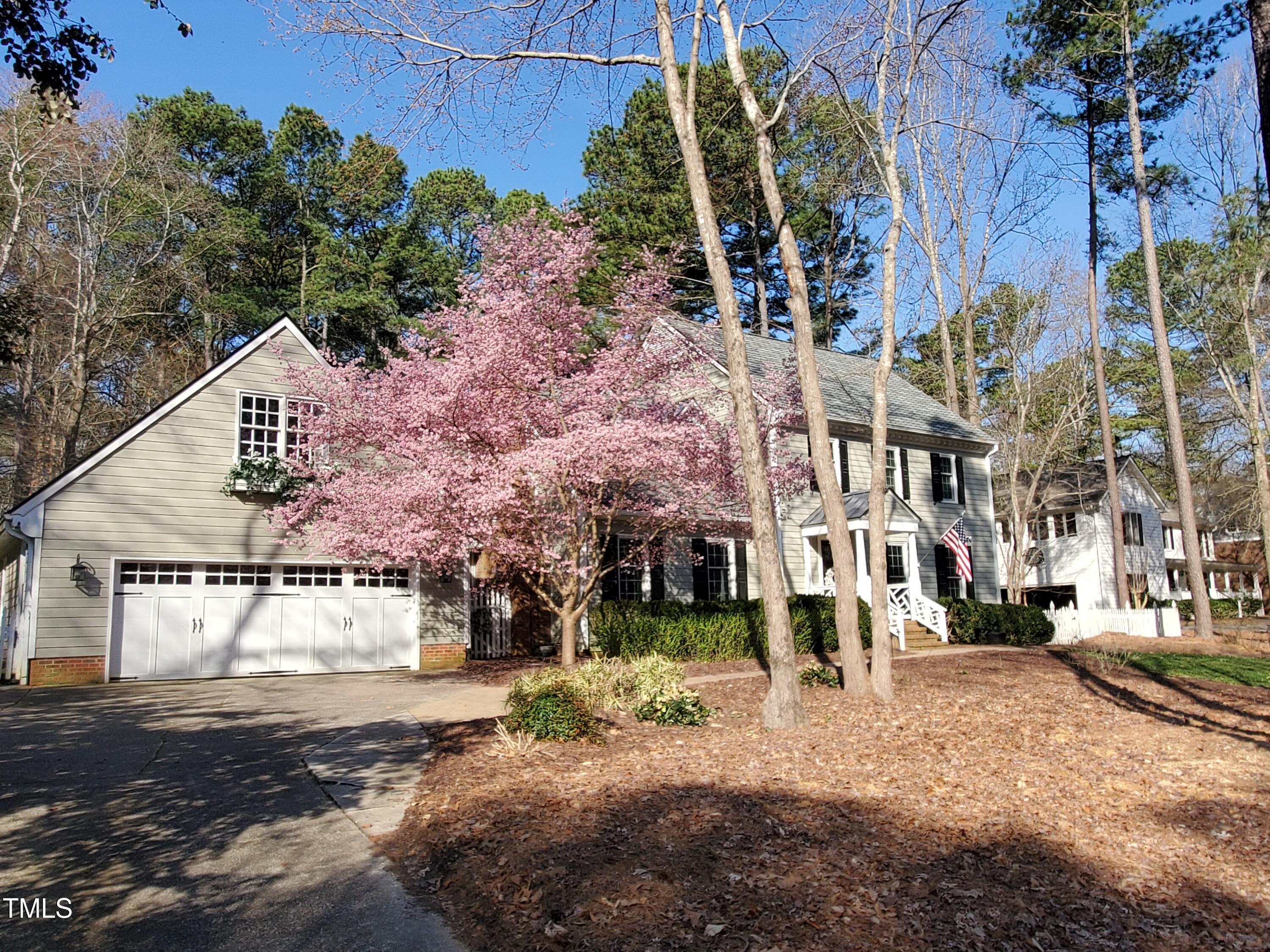 Raleigh, North Carolina 27615, United States, 4 Bedrooms Bedrooms, ,3 BathroomsBathrooms,Residential,Pending,1947