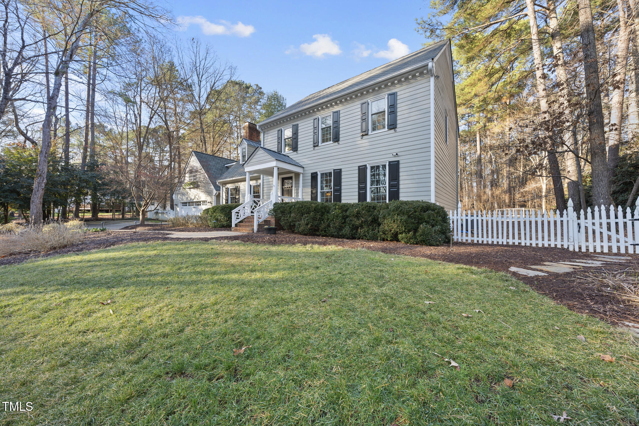Raleigh, North Carolina 27615, United States, 4 Bedrooms Bedrooms, ,3 BathroomsBathrooms,Residential,Pending,1947