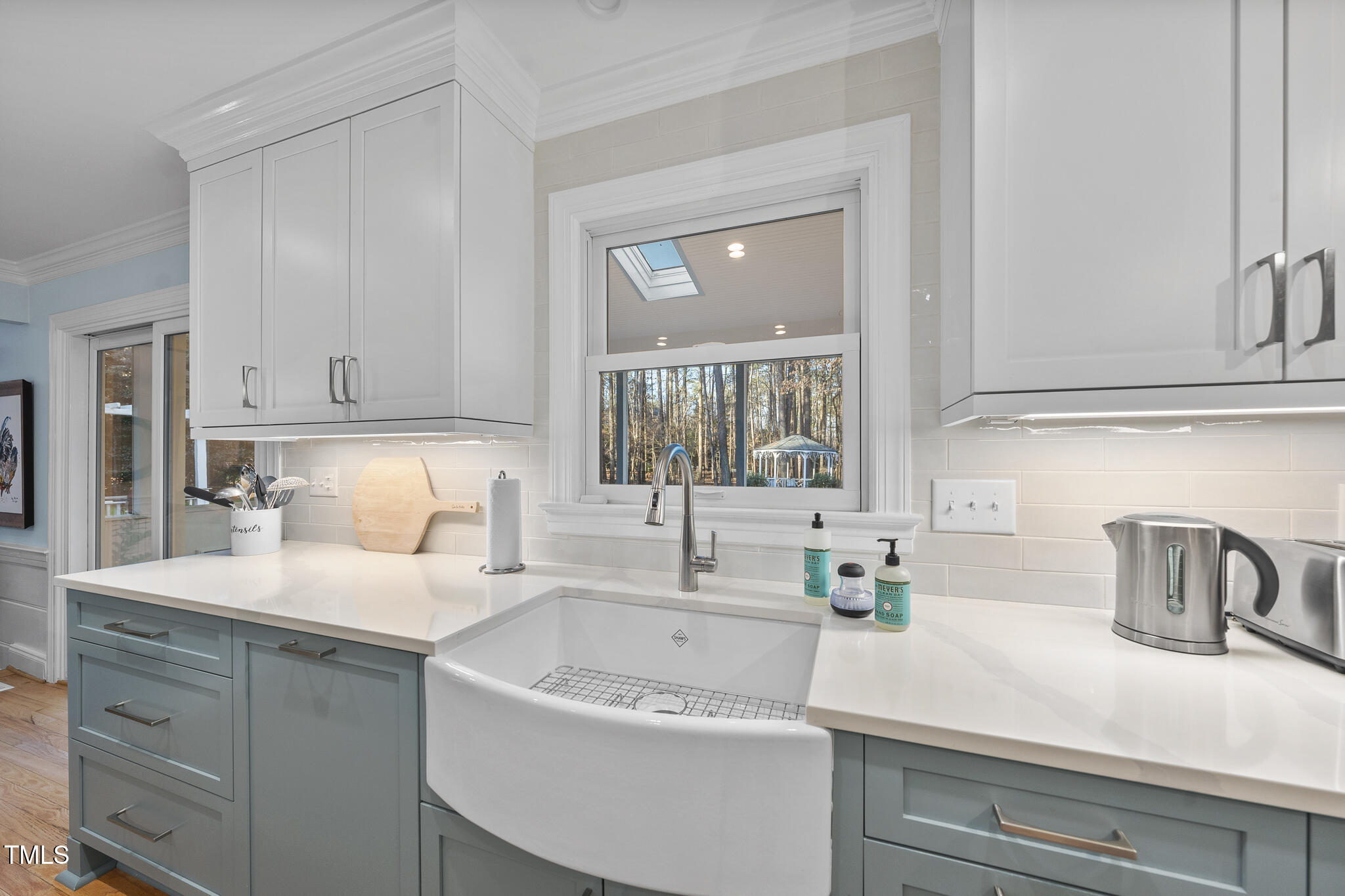 Raleigh, North Carolina 27615, United States, 4 Bedrooms Bedrooms, ,3 BathroomsBathrooms,Residential,Pending,1947