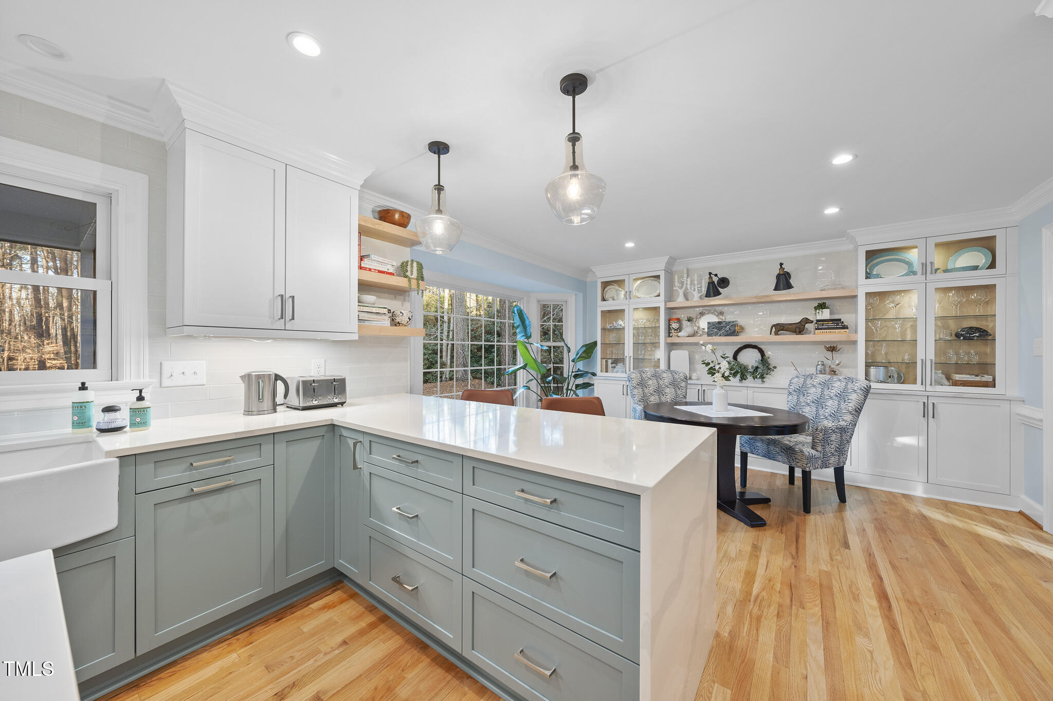 Raleigh, North Carolina 27615, United States, 4 Bedrooms Bedrooms, ,3 BathroomsBathrooms,Residential,Pending,1947