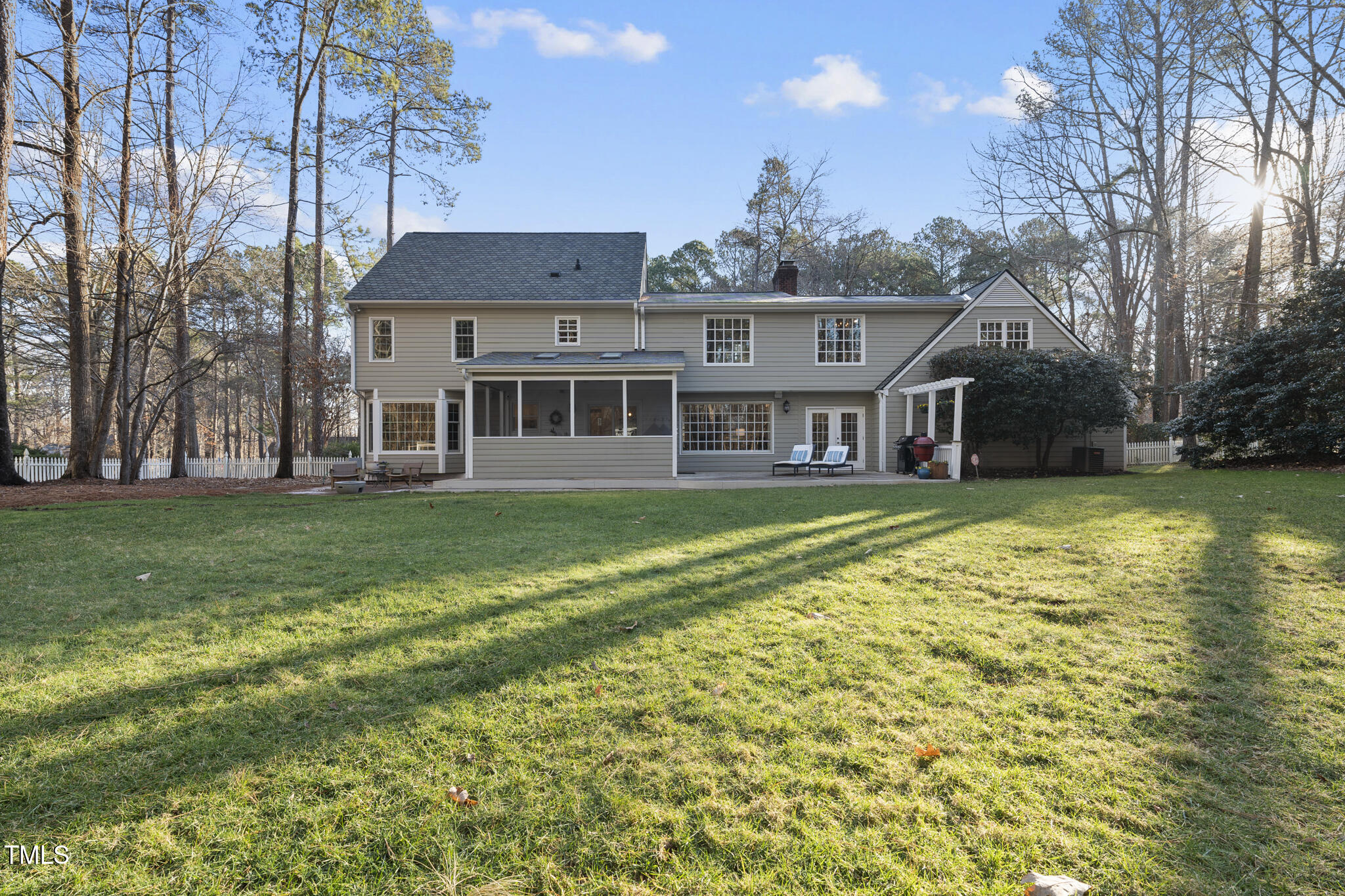 Raleigh, North Carolina 27615, United States, 4 Bedrooms Bedrooms, ,3 BathroomsBathrooms,Residential,Pending,1947