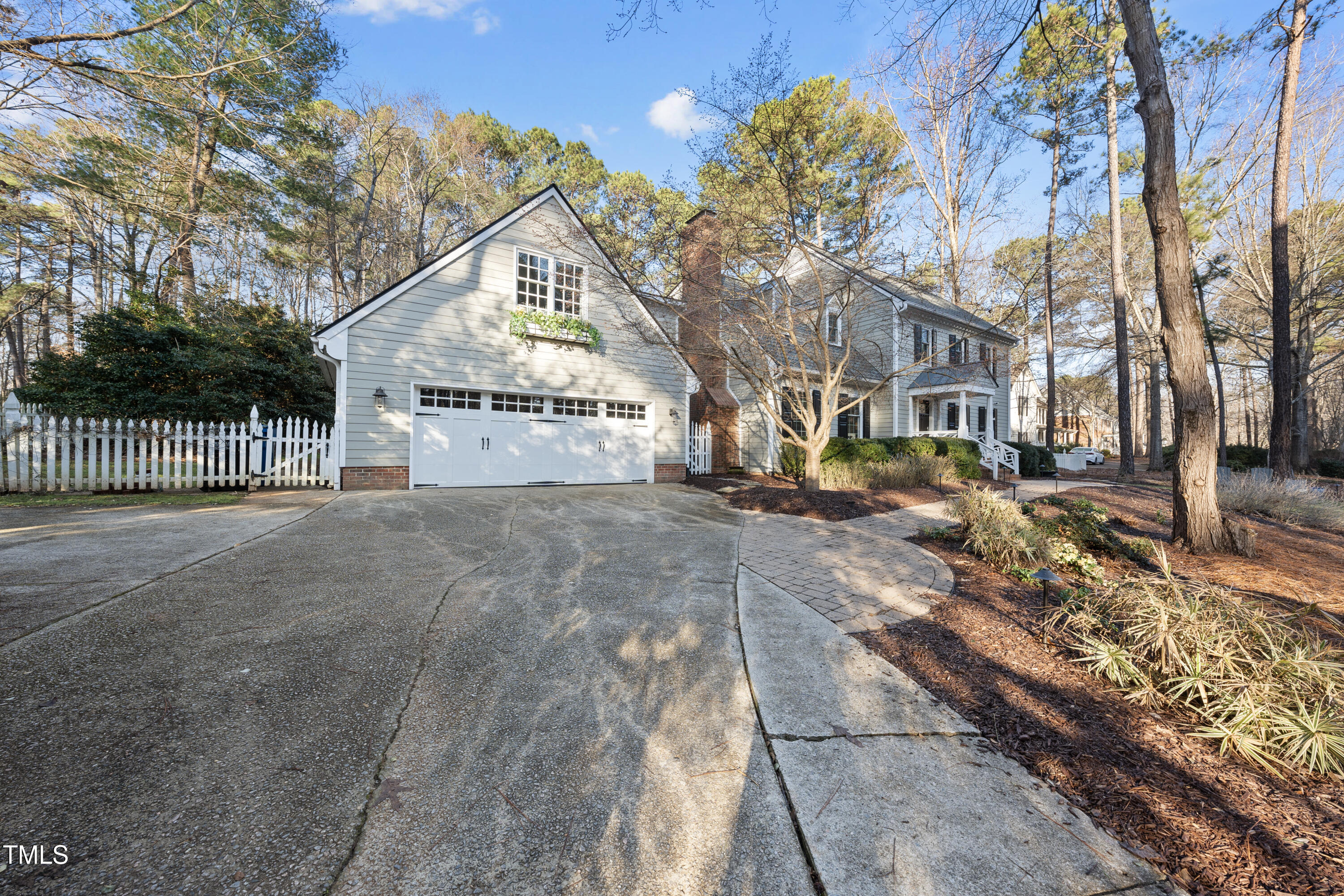 Raleigh, North Carolina 27615, United States, 4 Bedrooms Bedrooms, ,3 BathroomsBathrooms,Residential,Pending,1947