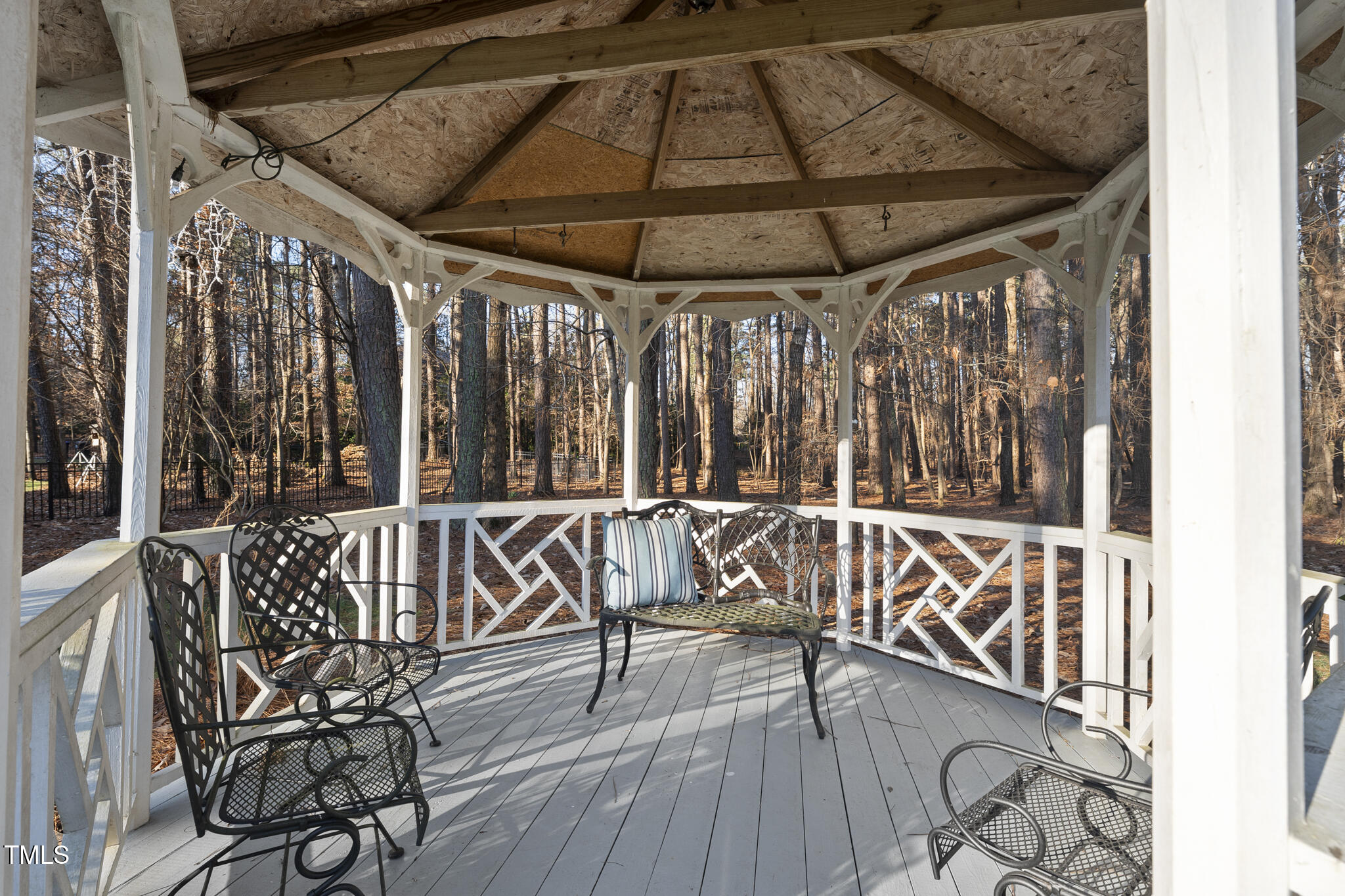 Raleigh, North Carolina 27615, United States, 4 Bedrooms Bedrooms, ,3 BathroomsBathrooms,Residential,Pending,1947