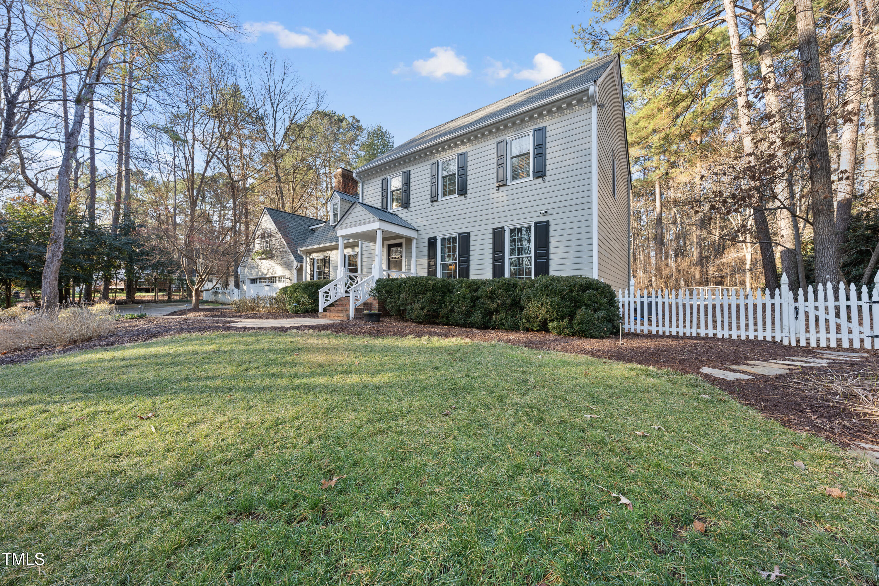 Raleigh, North Carolina 27615, United States, 4 Bedrooms Bedrooms, ,3 BathroomsBathrooms,Residential,Pending,1947