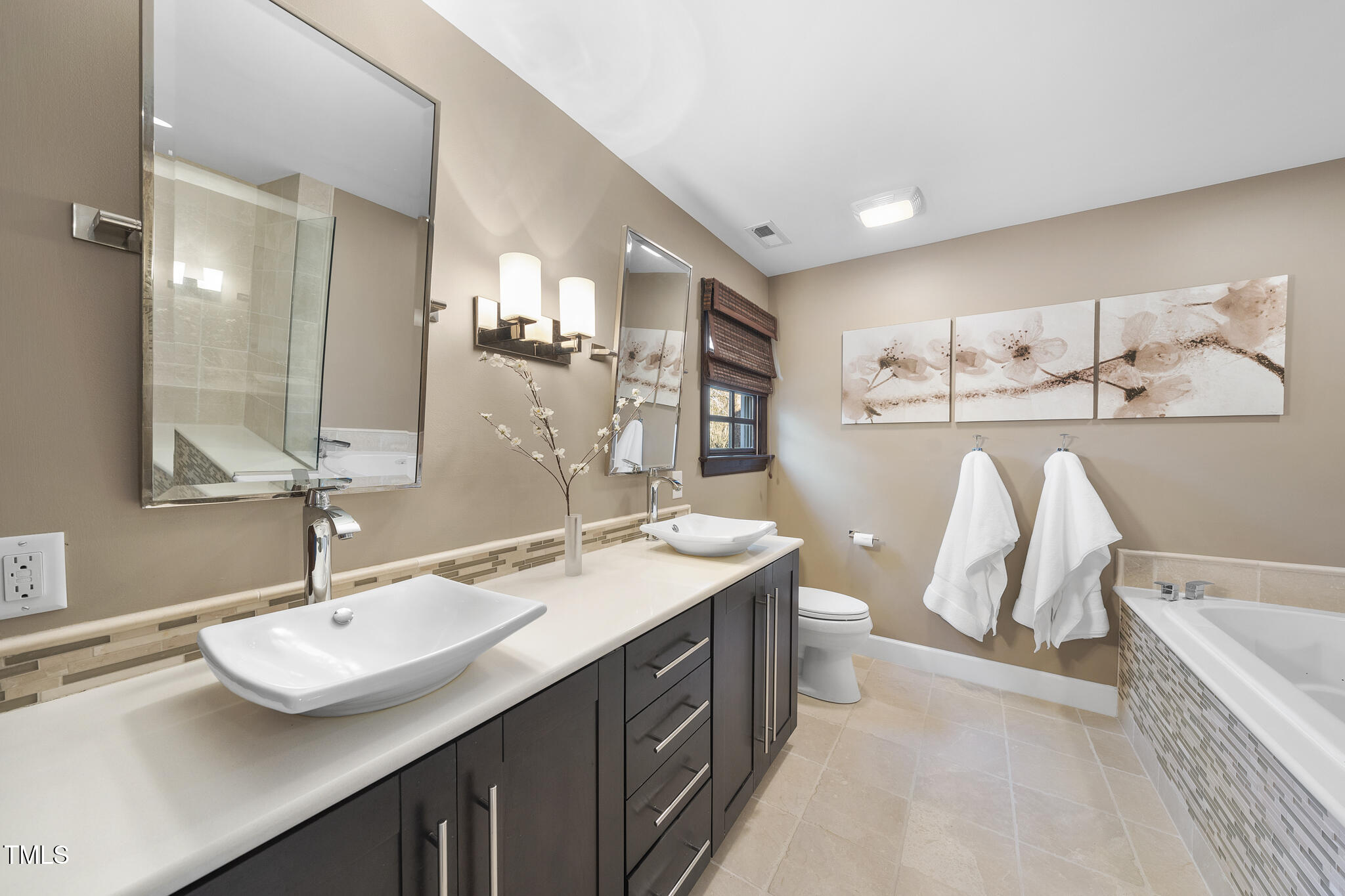 Raleigh, North Carolina 27615, United States, 4 Bedrooms Bedrooms, ,3 BathroomsBathrooms,Residential,Pending,1947