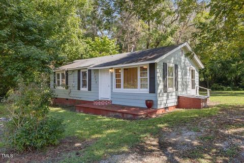 A home in Lucama