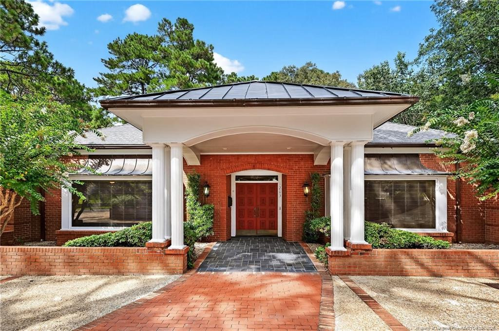 1203 Longleaf Drive