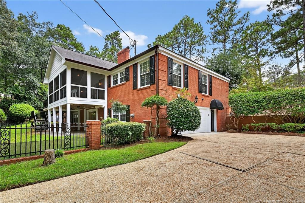 1203 Longleaf Drive