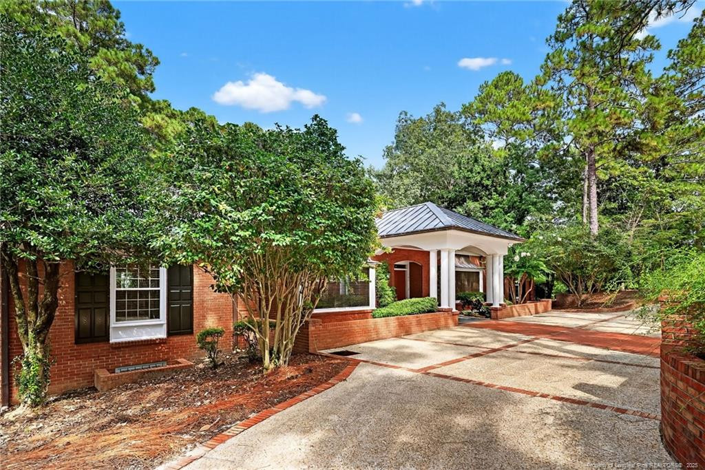 1203 Longleaf Drive