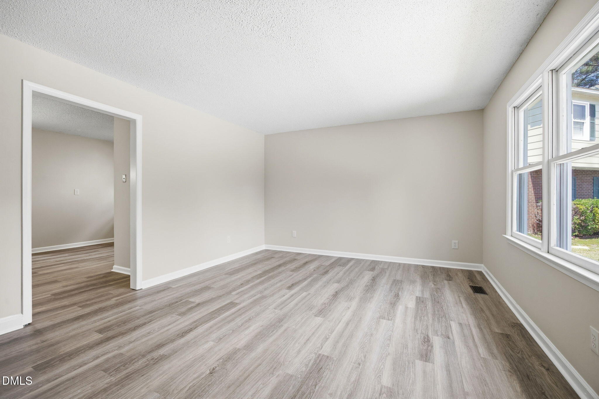 2729 W Talbot Court