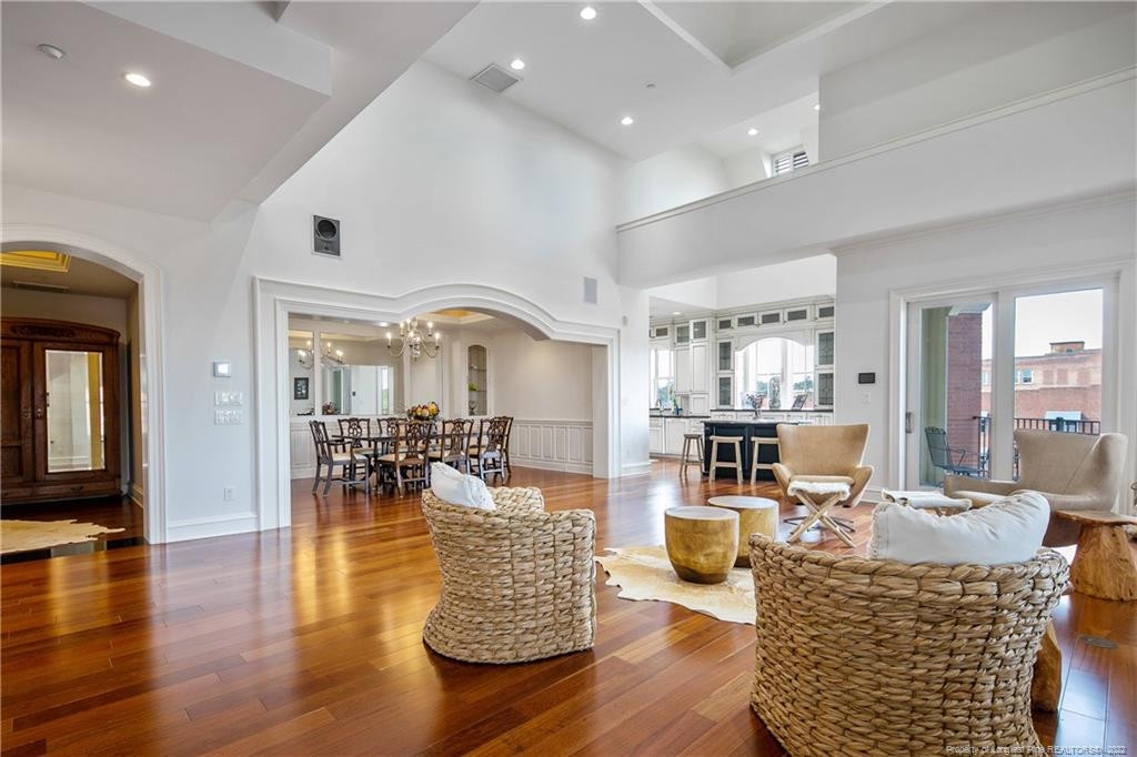 325 Hay Street 401