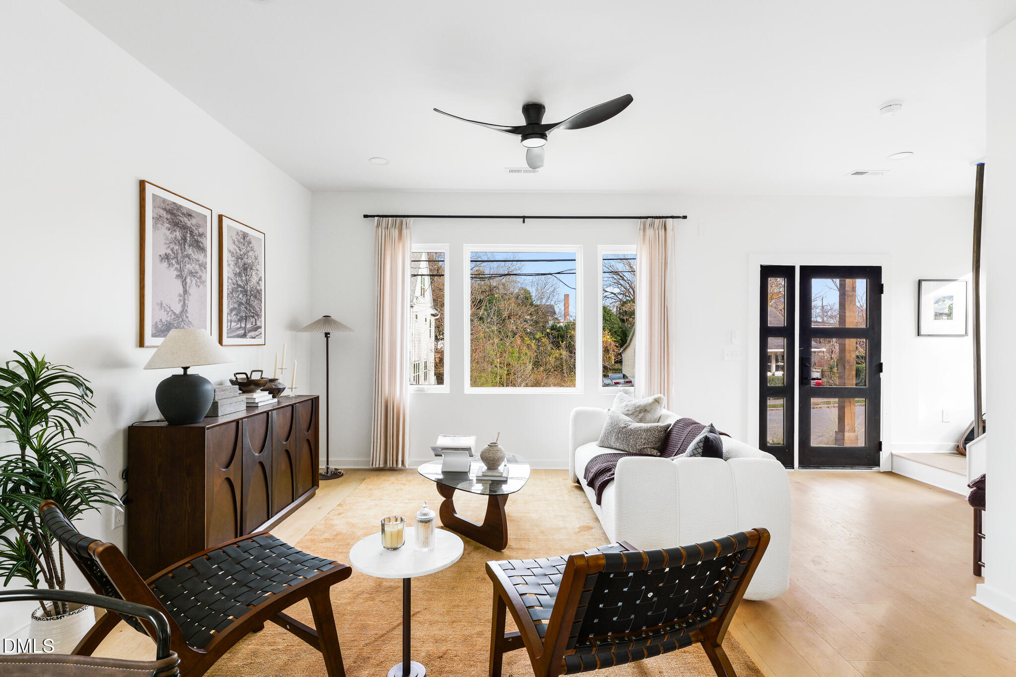 907 N Elizabeth Street