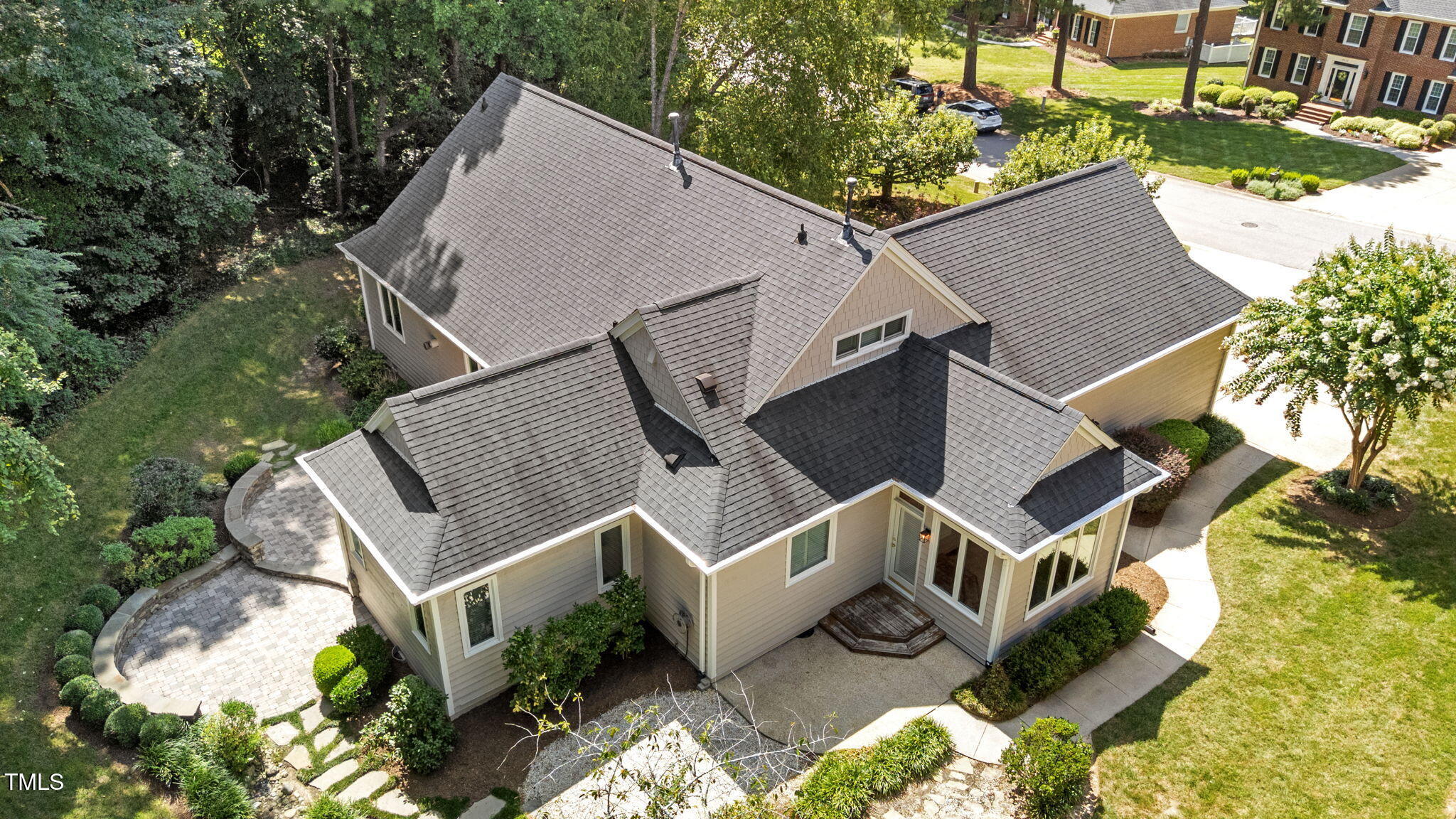 2613 Hawtree Drive
