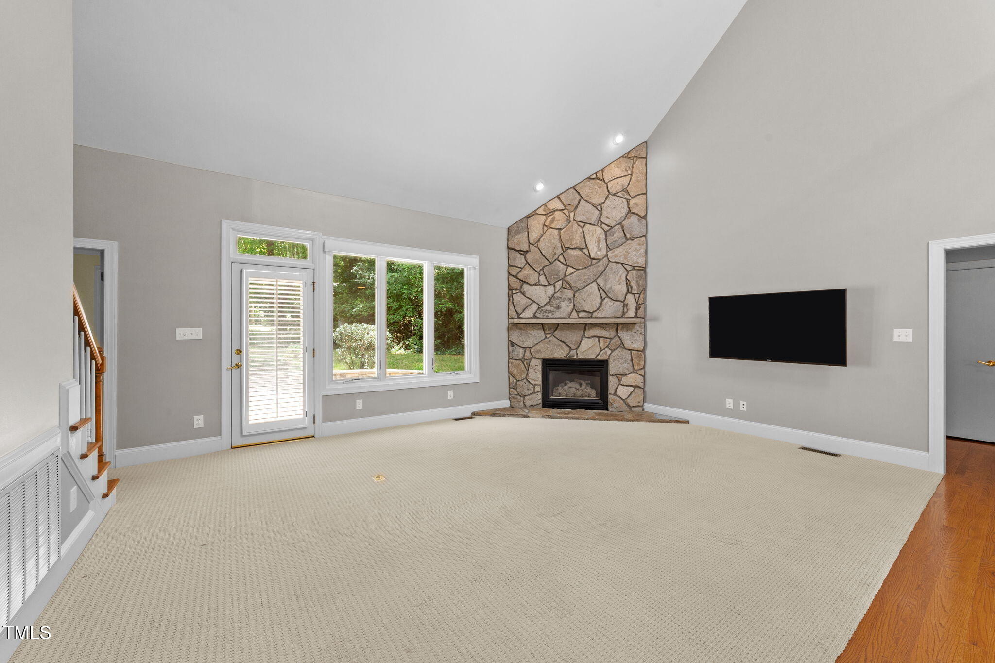 2613 Hawtree Drive