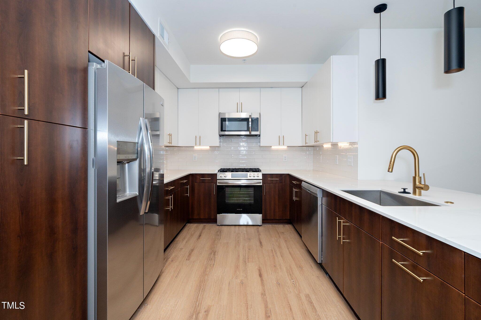 615 W Peace Street 306