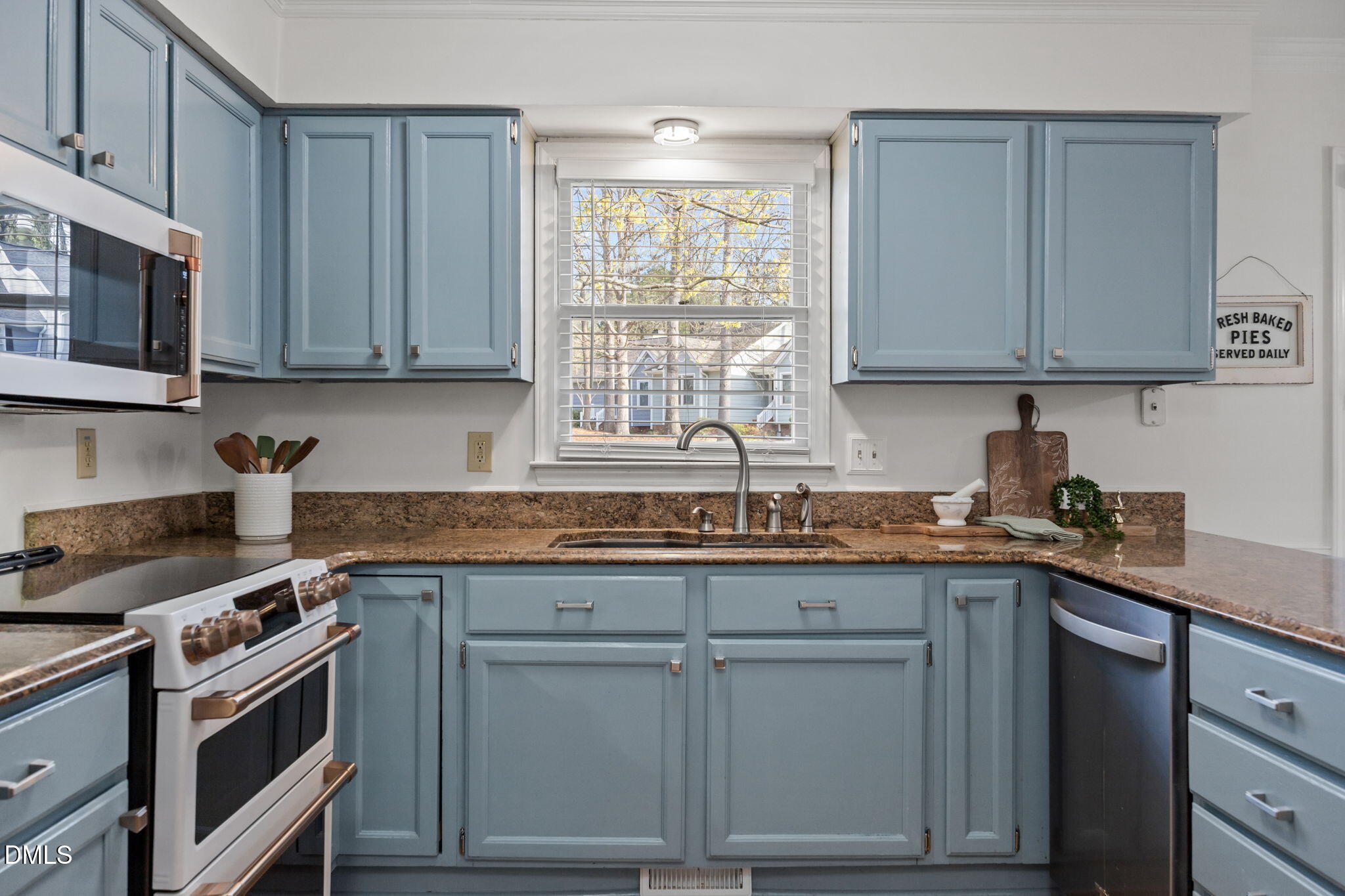 1401 Mapleside Court