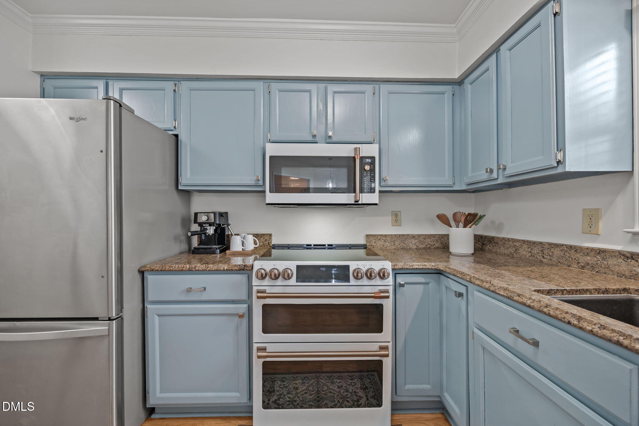 1401 Mapleside Court