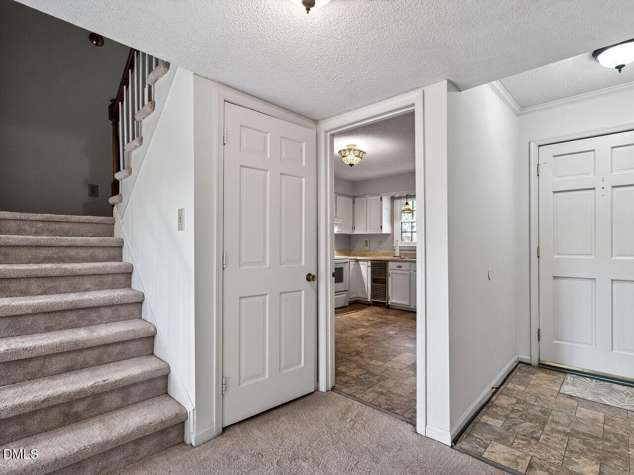 833 Kensington Drive