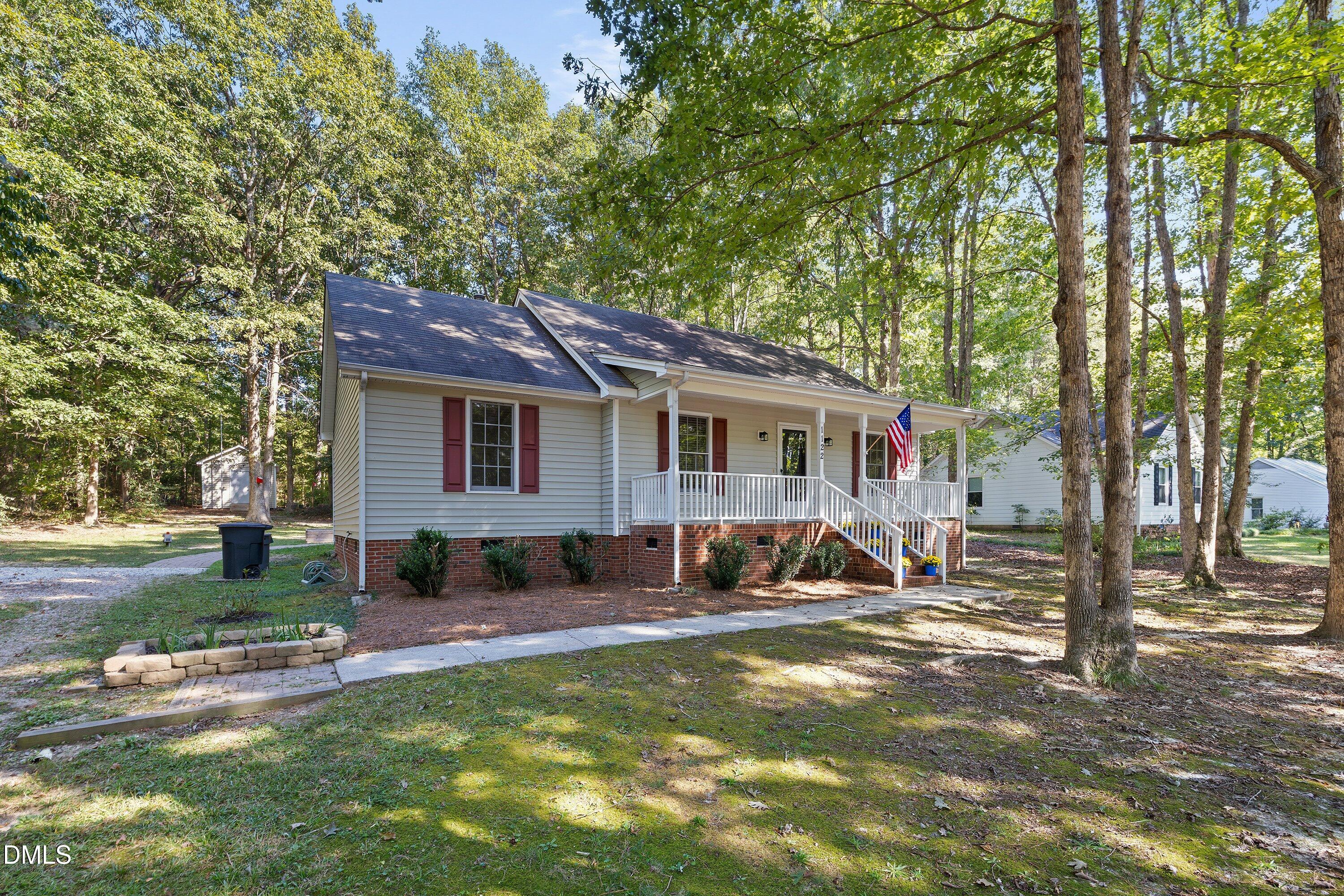 1122 Country Club Lane