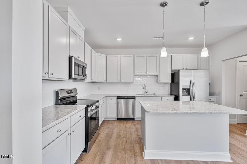 600 Barrington Row Avenue