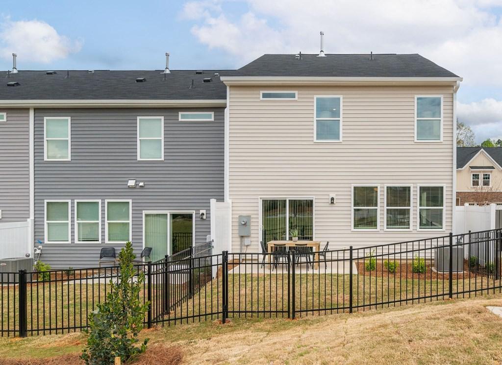 Raleigh, North Carolina 27617, United States, 3 Bedrooms Bedrooms, ,4 BathroomsBathrooms,Residential,Active,23612