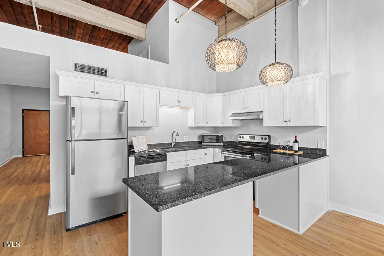 Durham, North Carolina 27701, United States, 1 Bedroom Bedrooms, ,1 BathroomBathrooms,Residential,Active,38293