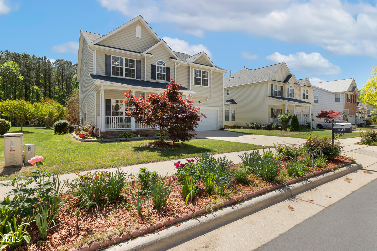 1127 Woodlands Creek Way