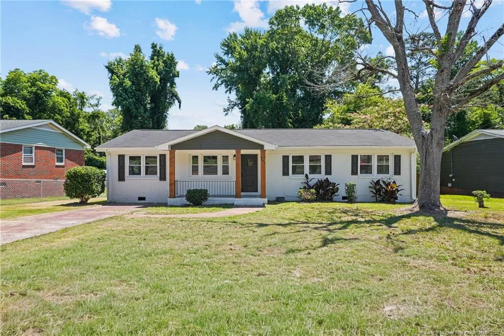 941 Louise Circle