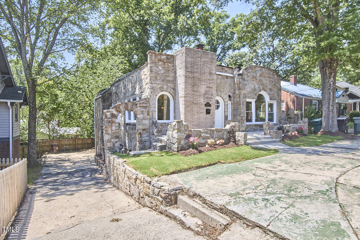 2203 University Drive