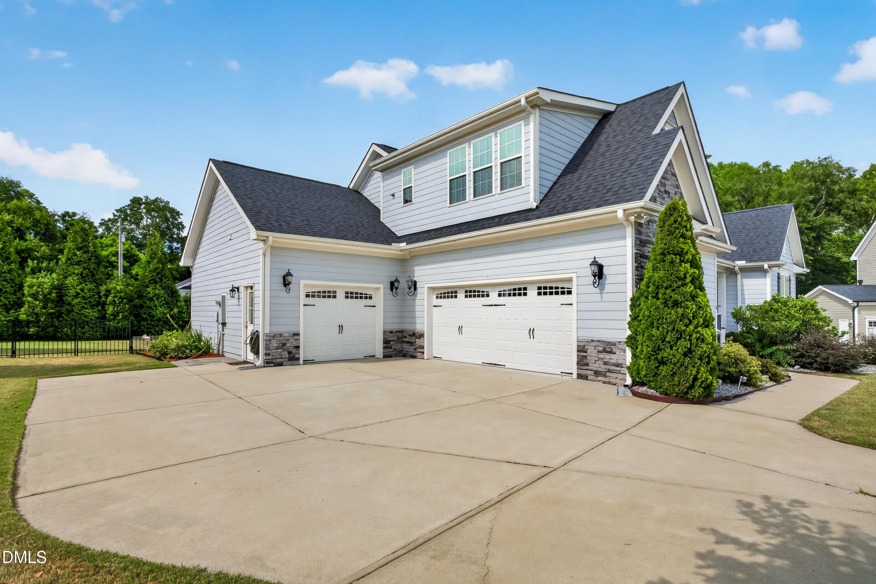 200 Misty Moonlight Drive