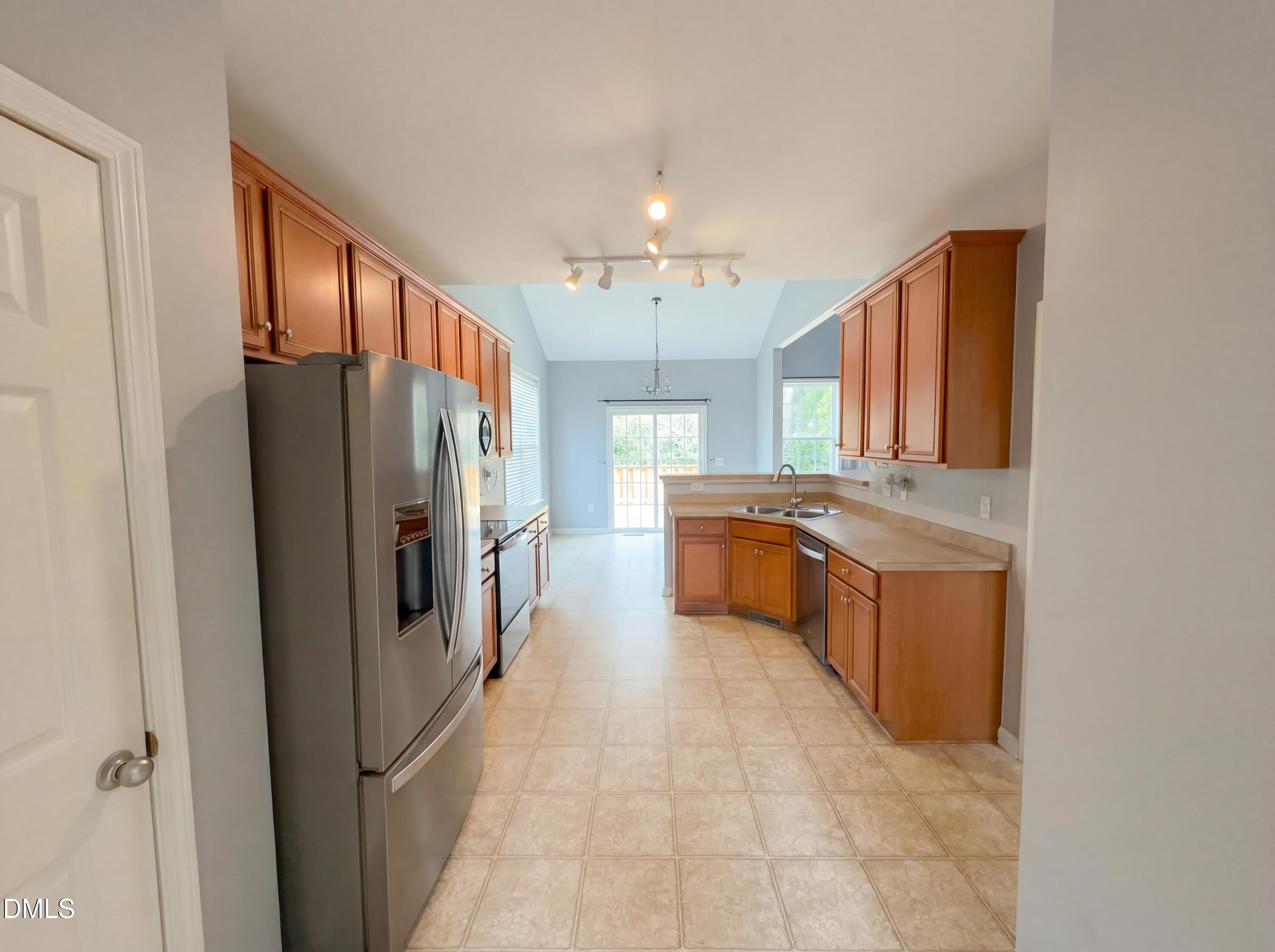 806 Widewaters Parkway