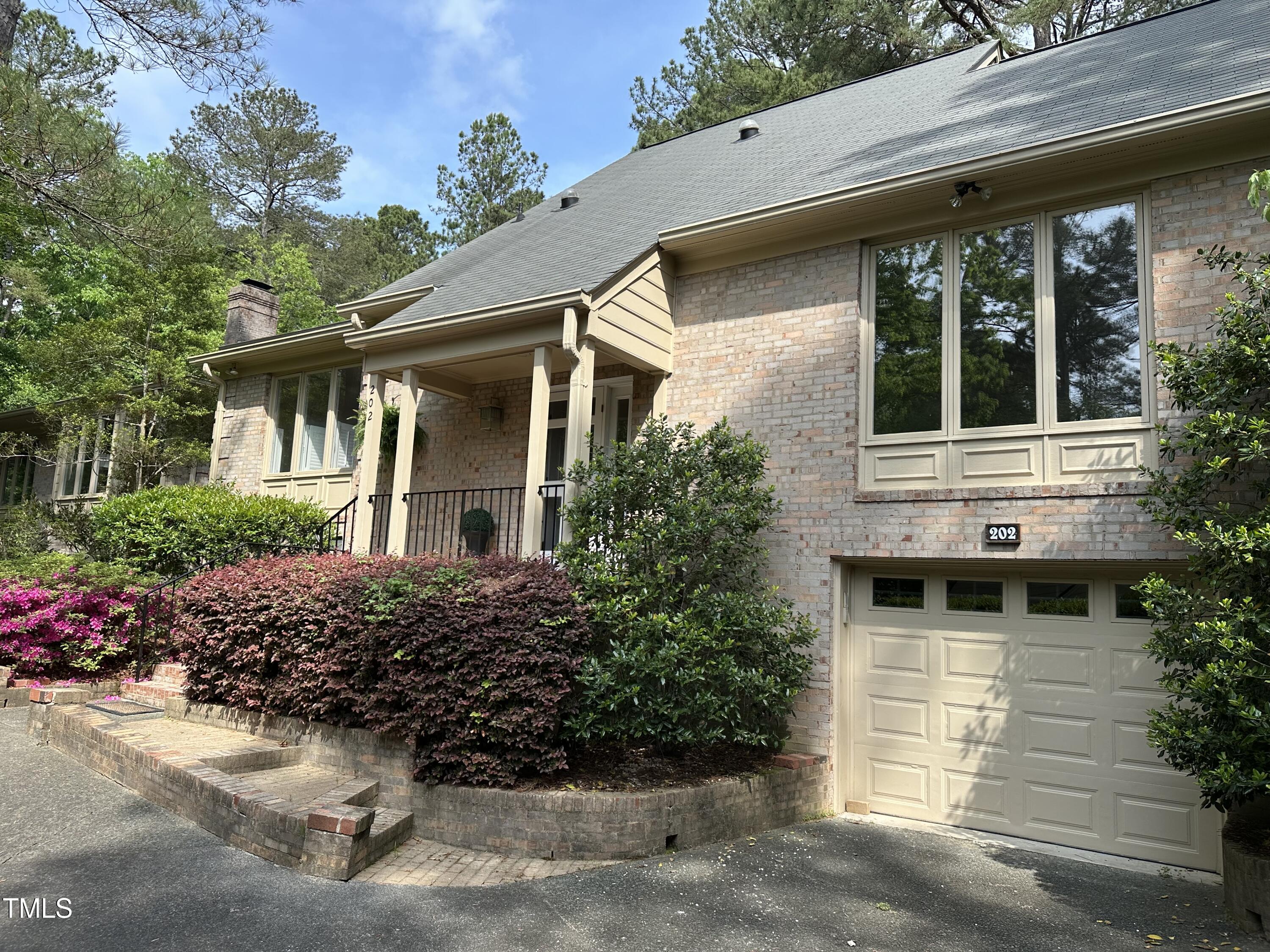202 Selkirk Place