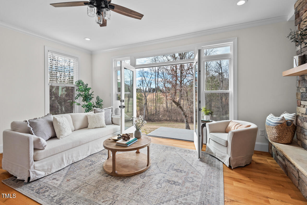 Graham, North Carolina 27253, United States, 4 Bedrooms Bedrooms, ,3 BathroomsBathrooms,Residential,Pending,11501