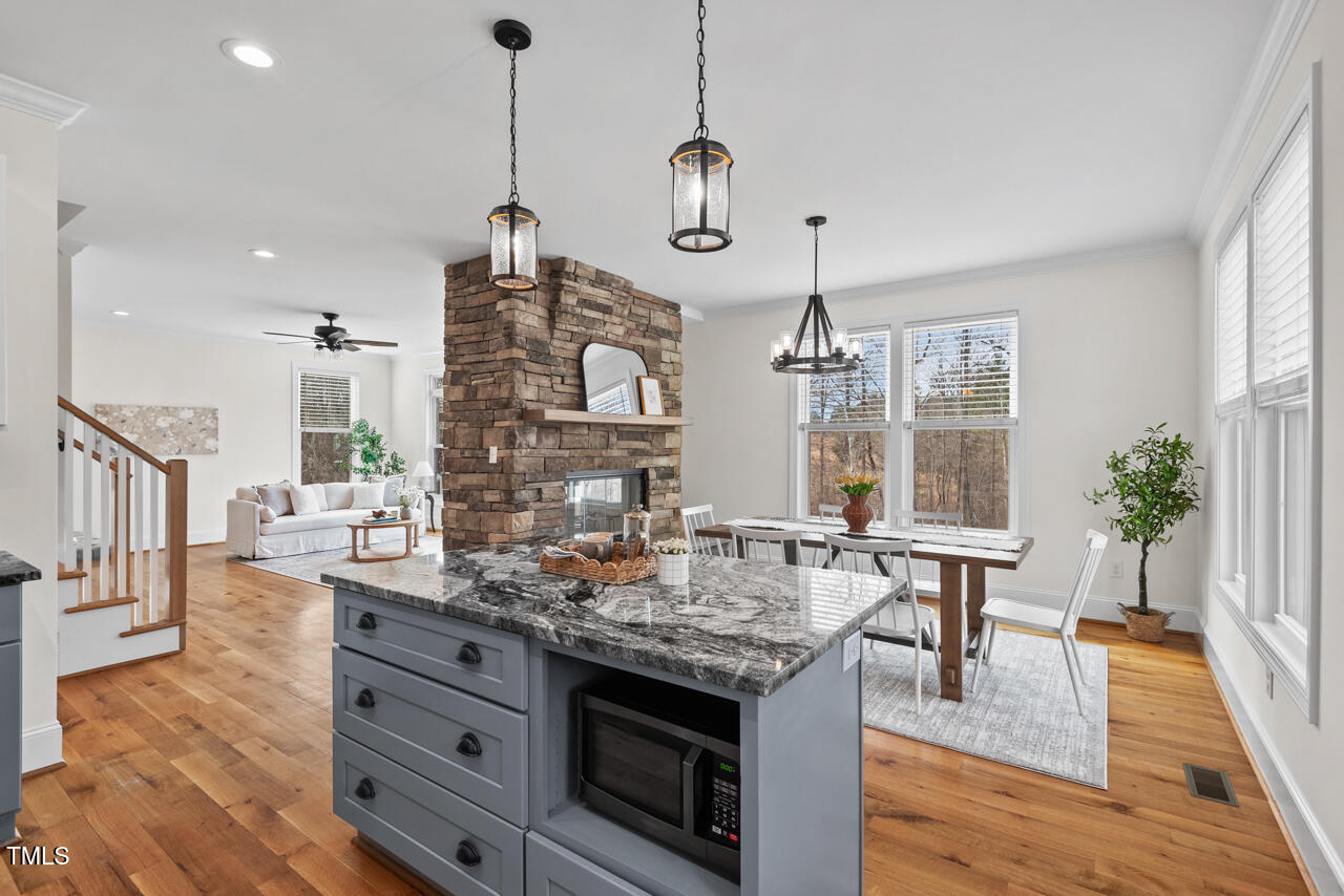 Graham, North Carolina 27253, United States, 4 Bedrooms Bedrooms, ,3 BathroomsBathrooms,Residential,Pending,11501