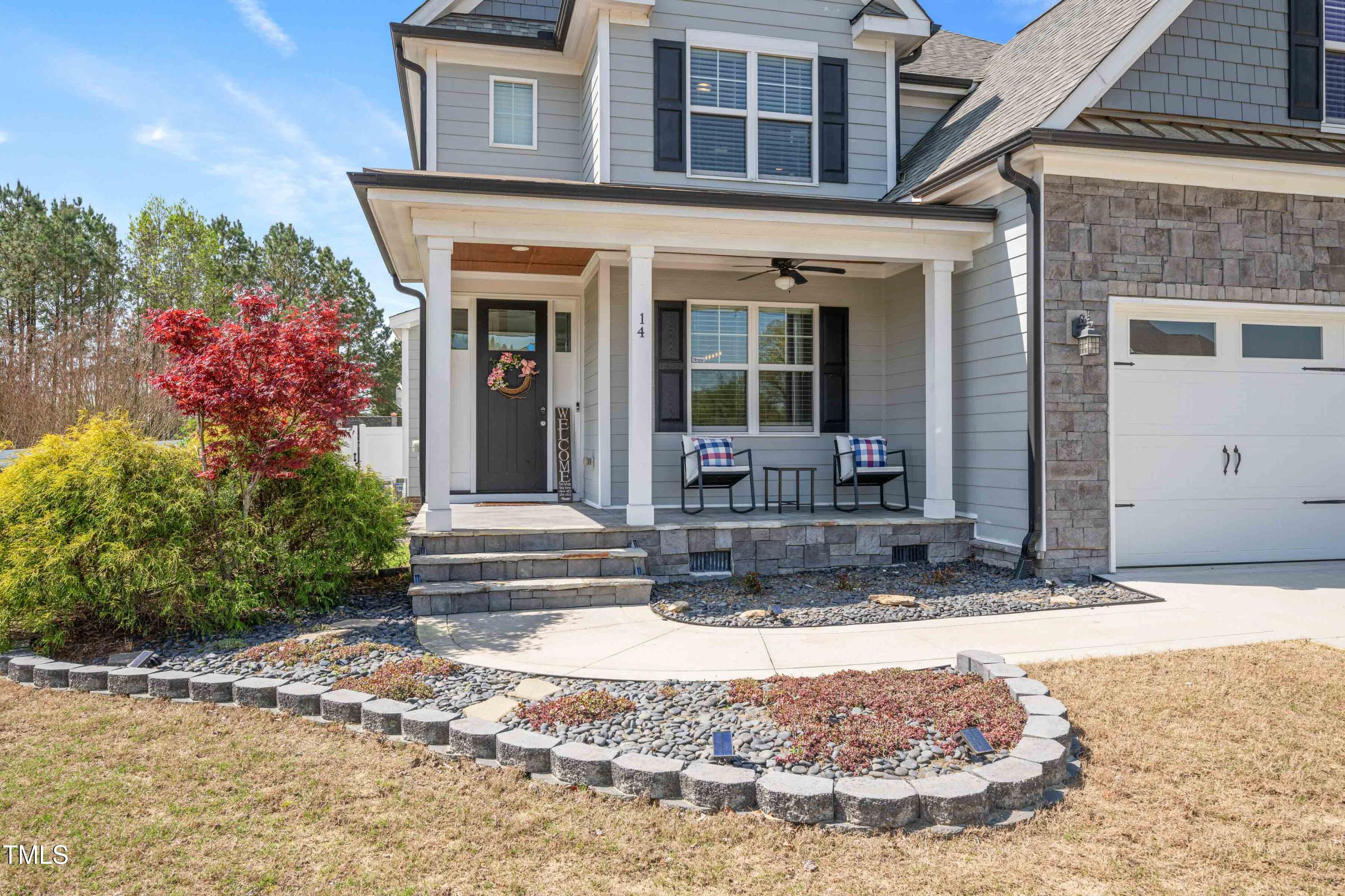 14 E Saddle Court