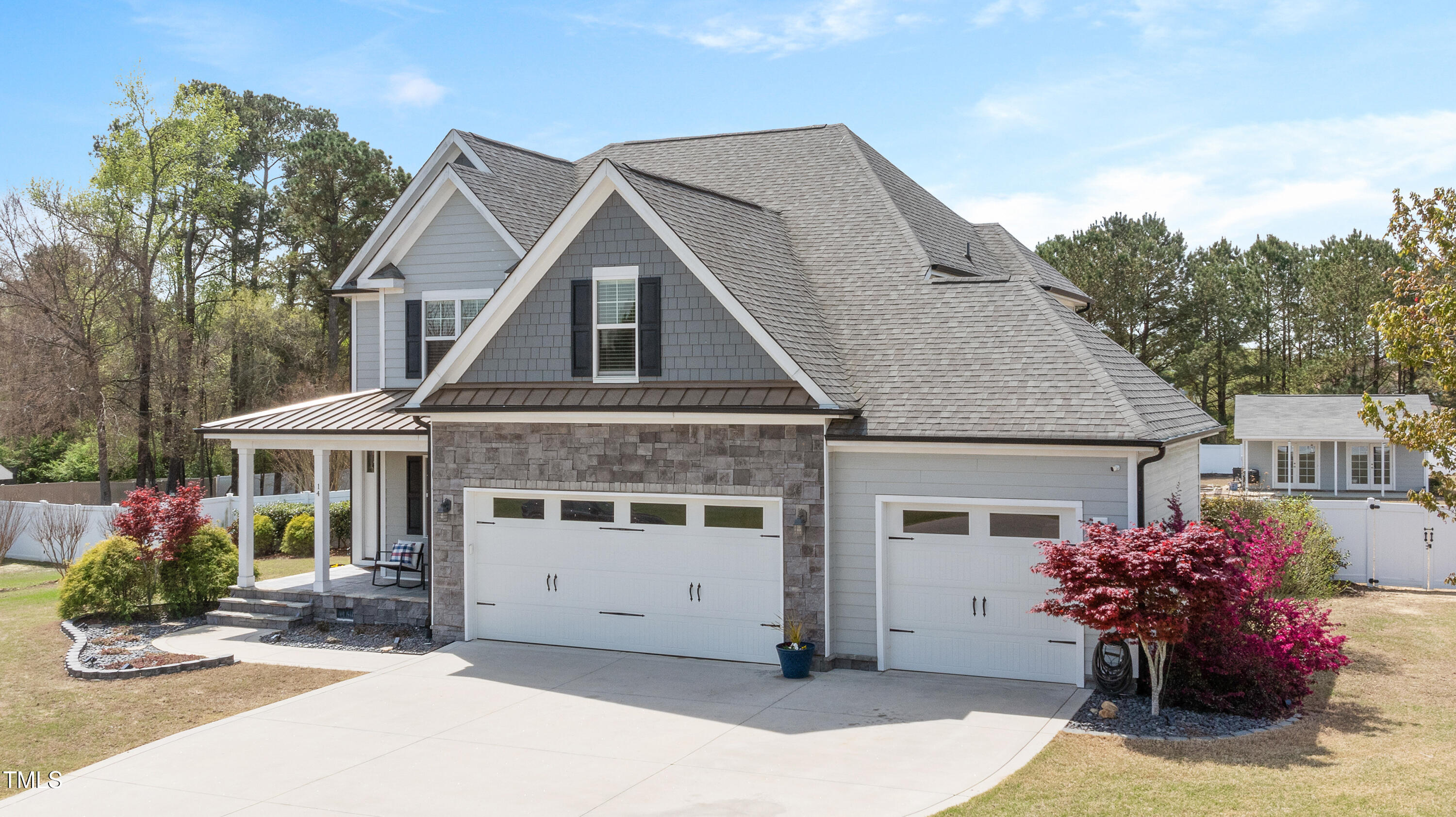 14 E Saddle Court