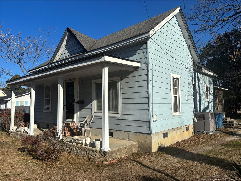 713 E Divine Street