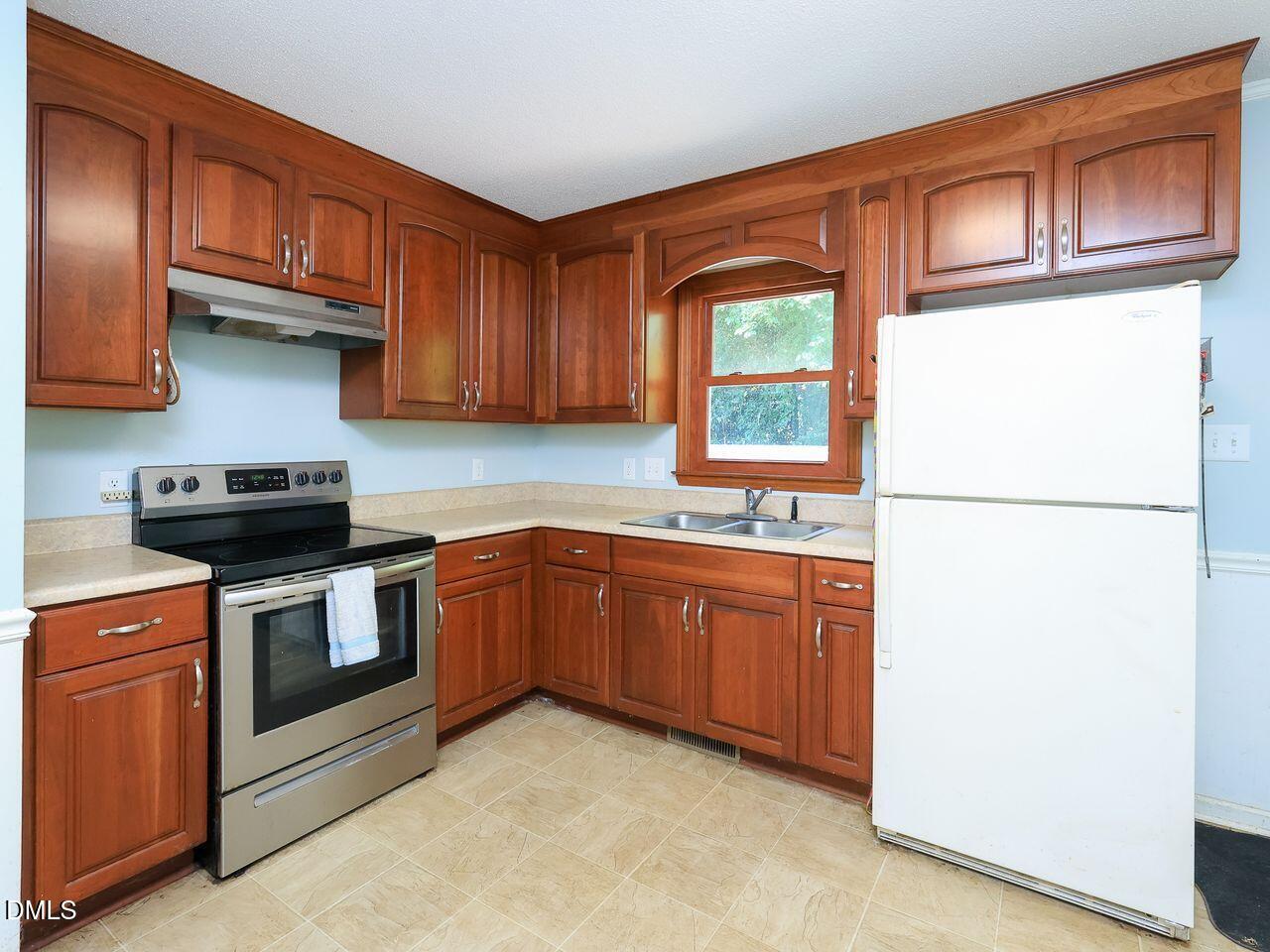 6113 Iris Drive