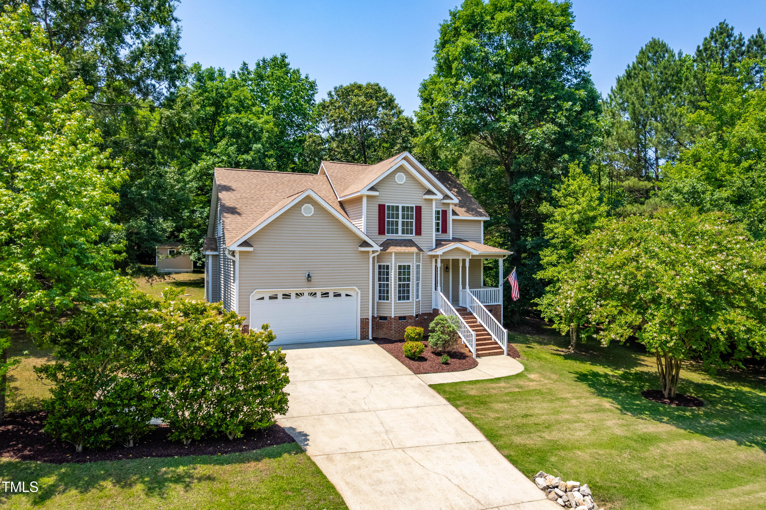 1033 Cabin Hill Way