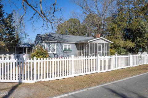 506 W Clinton Street Roseboro NC 28382