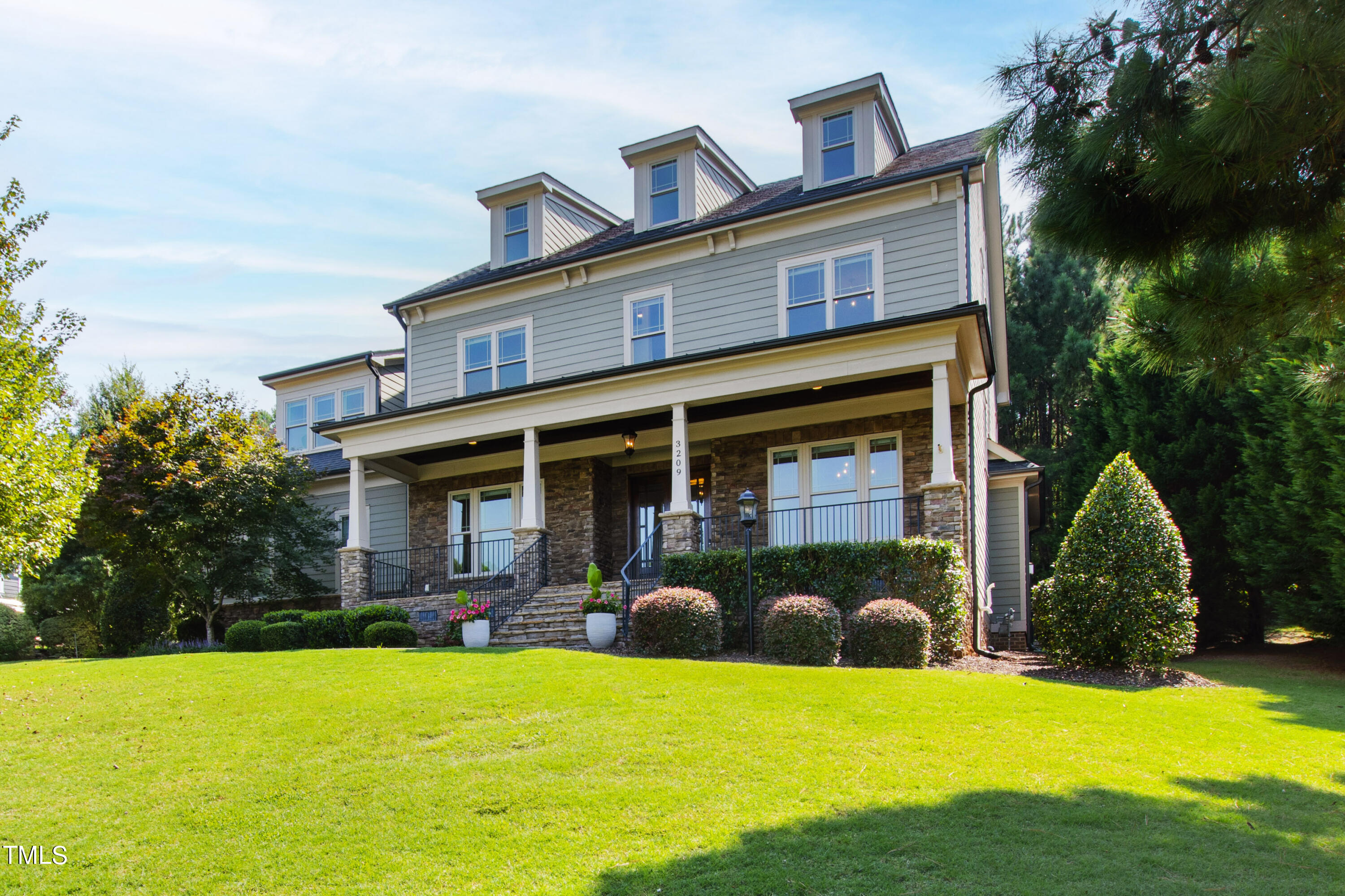 3209 Bryant Falls Court