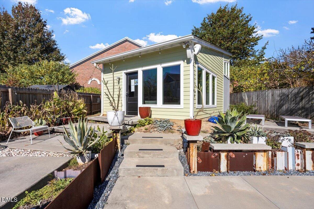 545 E Lenoir Street
