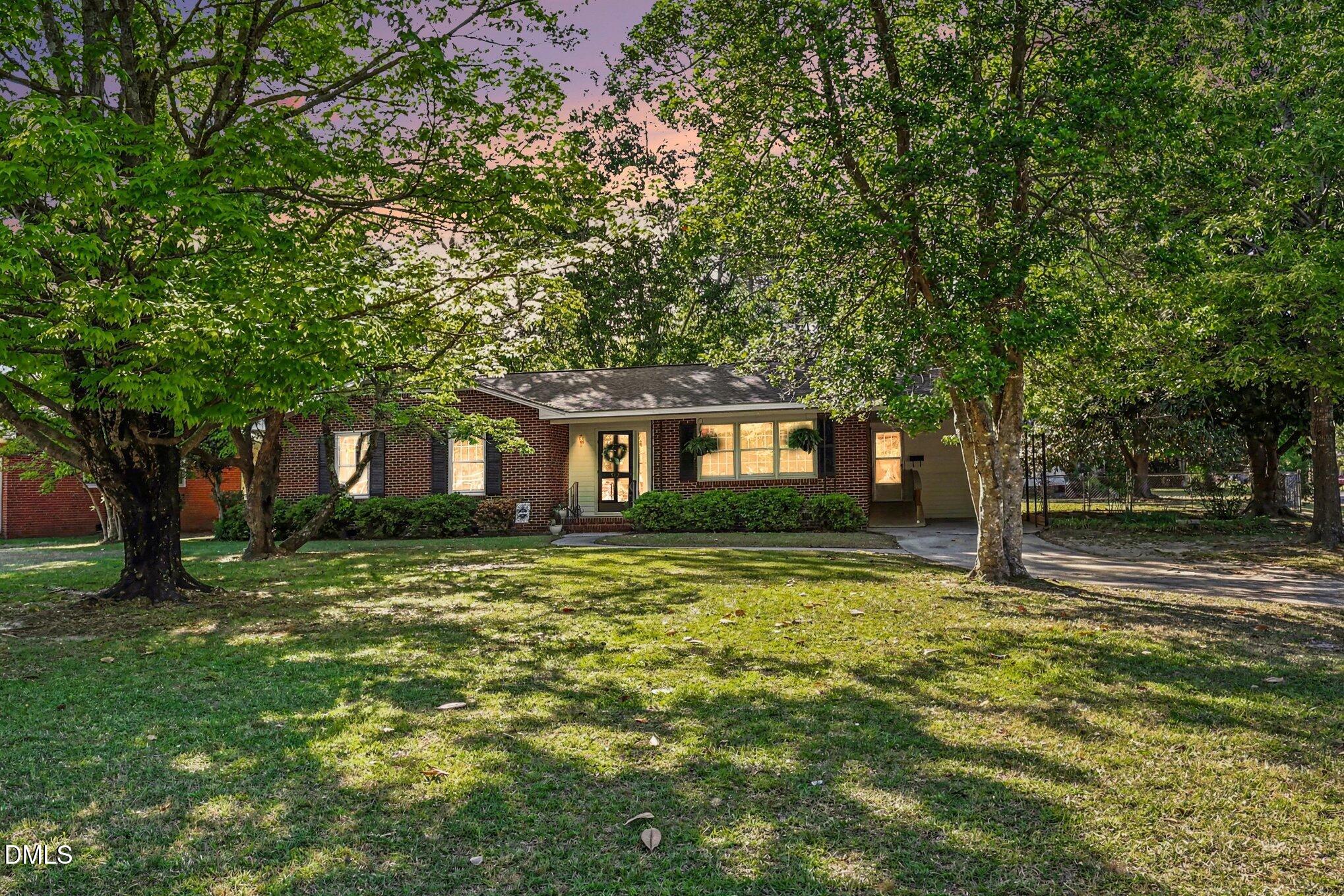 912 S Walnut Drive