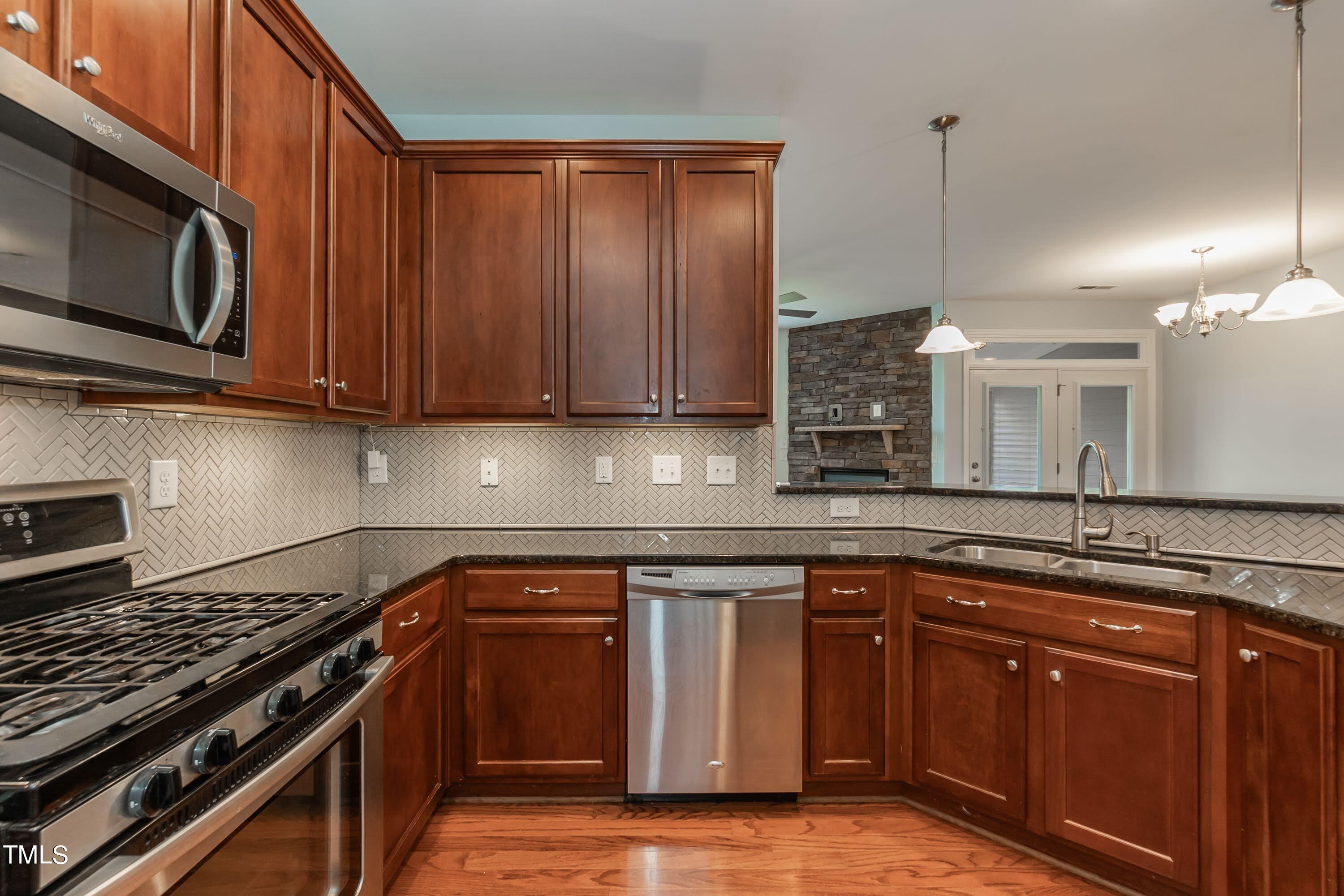 10110 Lynnberry Place