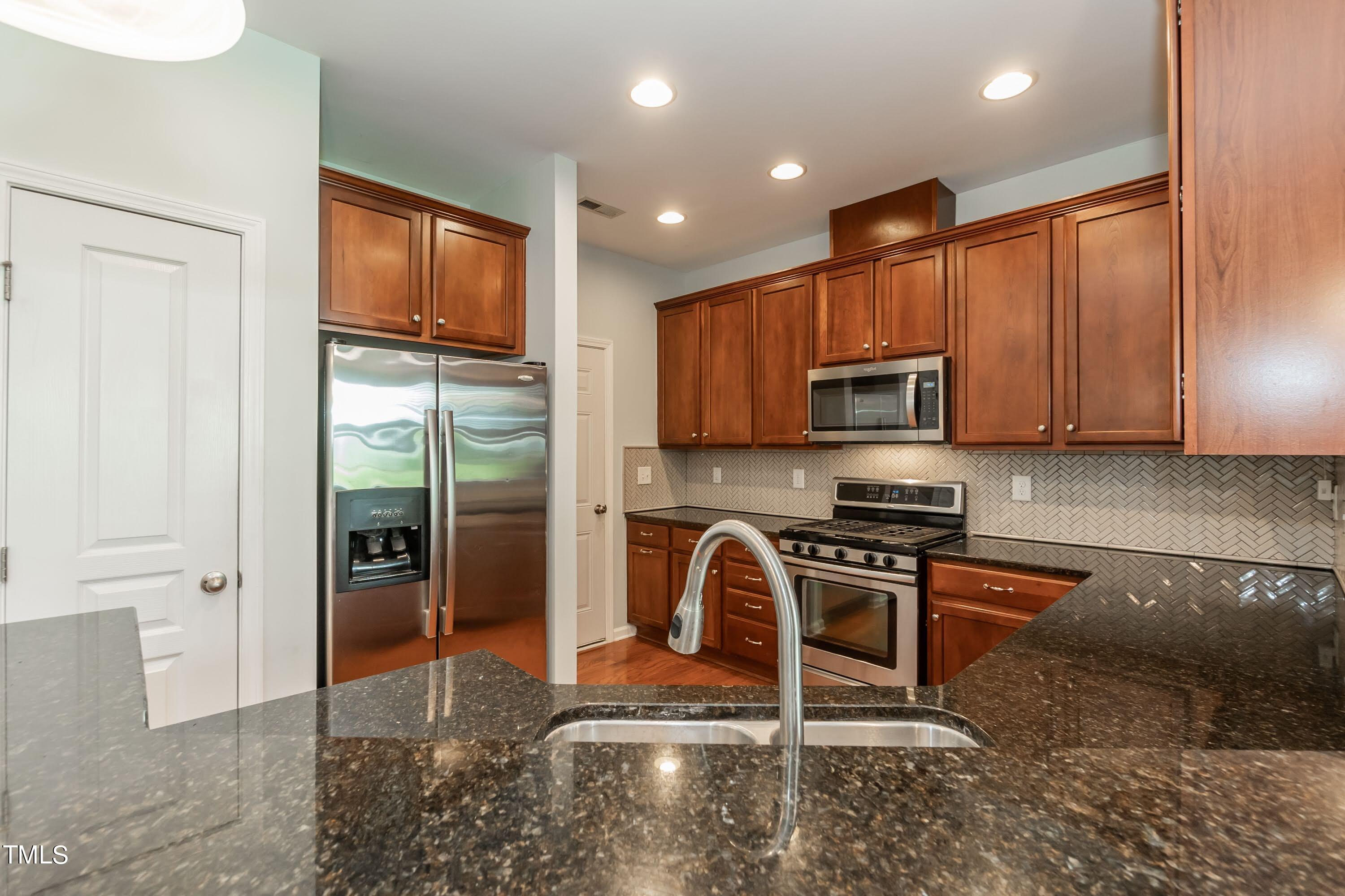 10110 Lynnberry Place