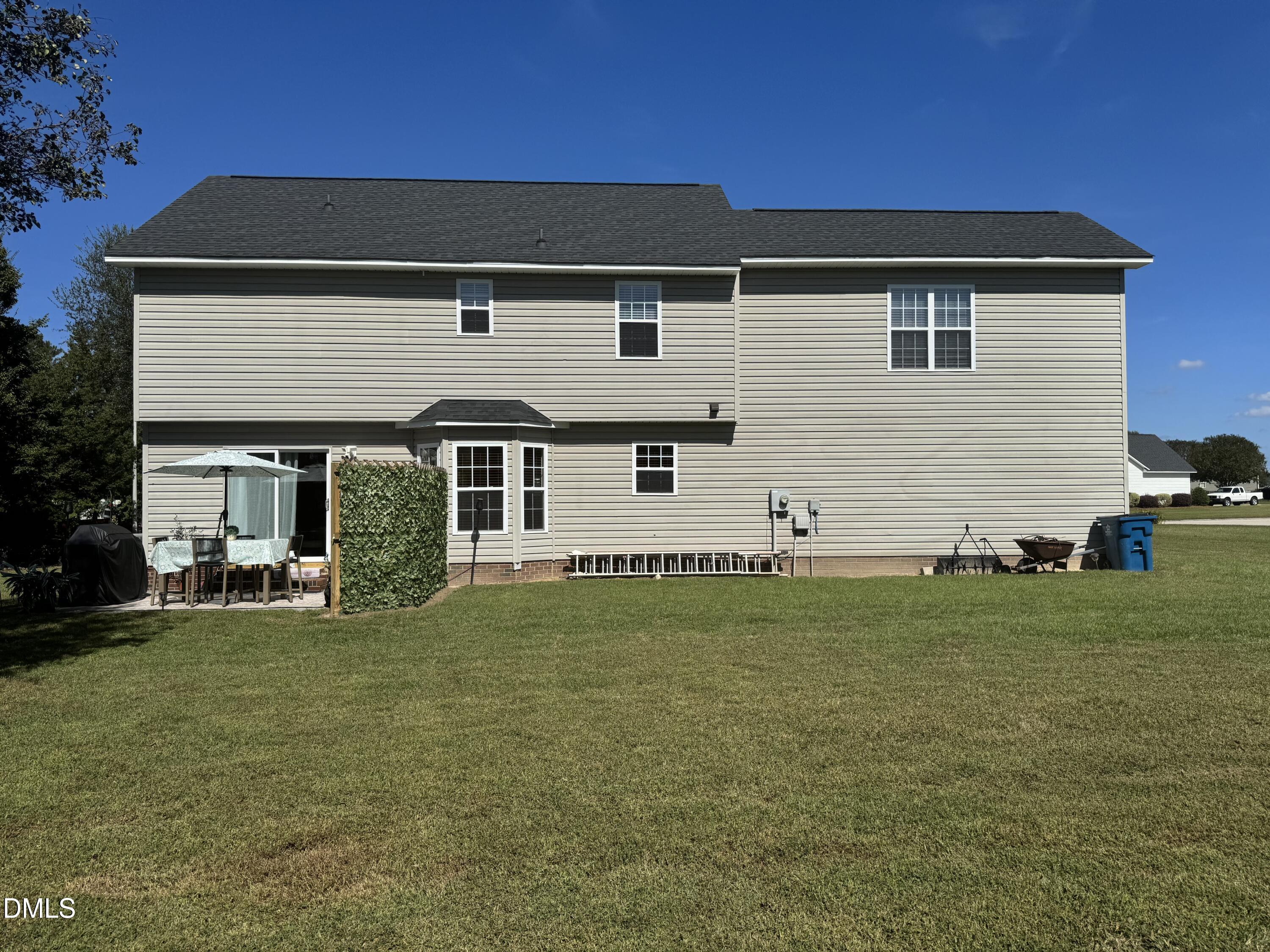 39 Climbing Arch Court