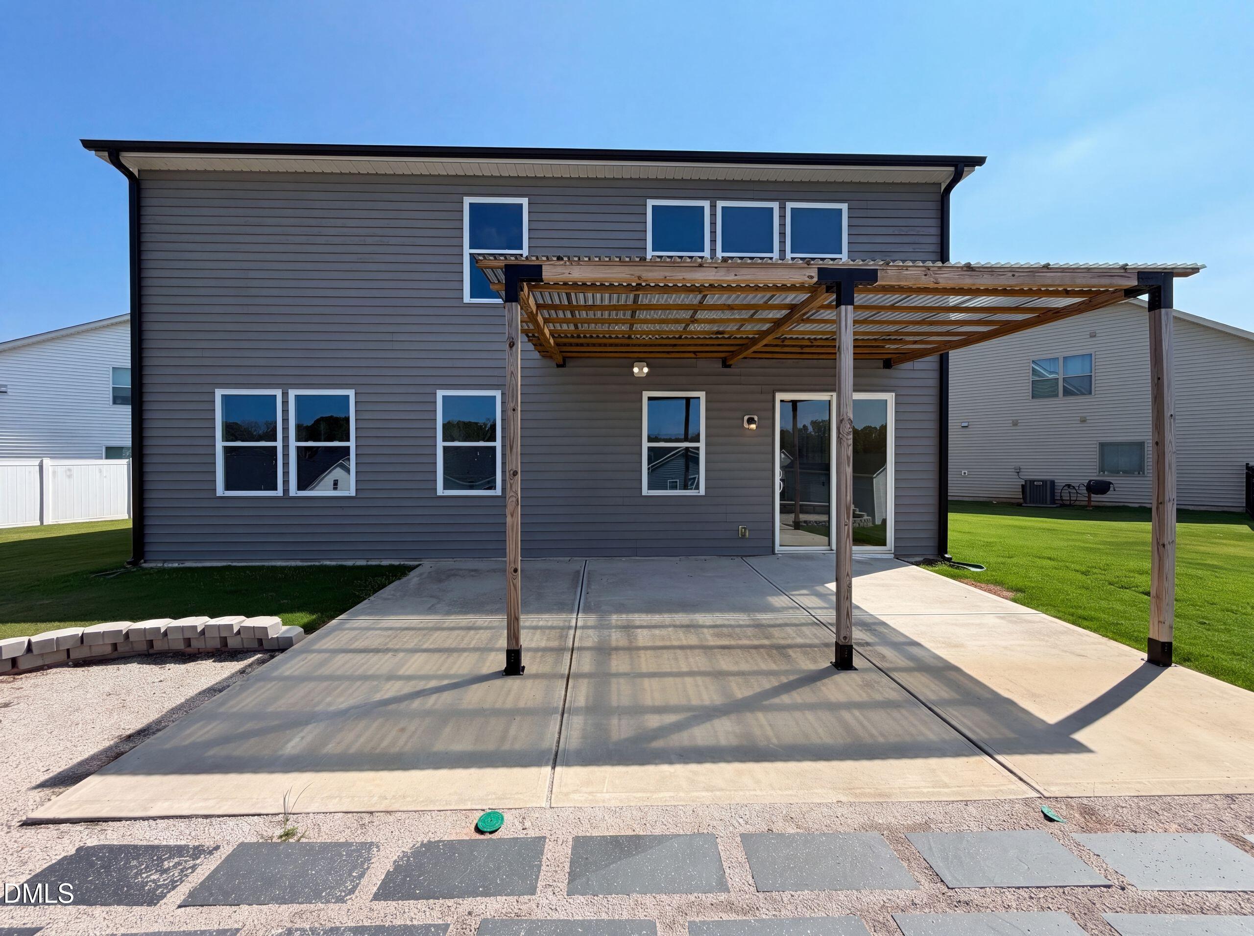 119 E Caxton Court