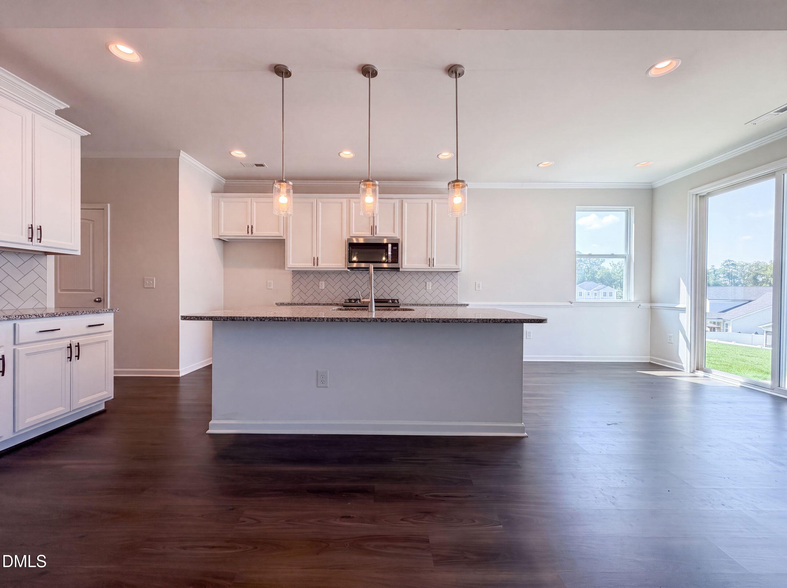 119 E Caxton Court