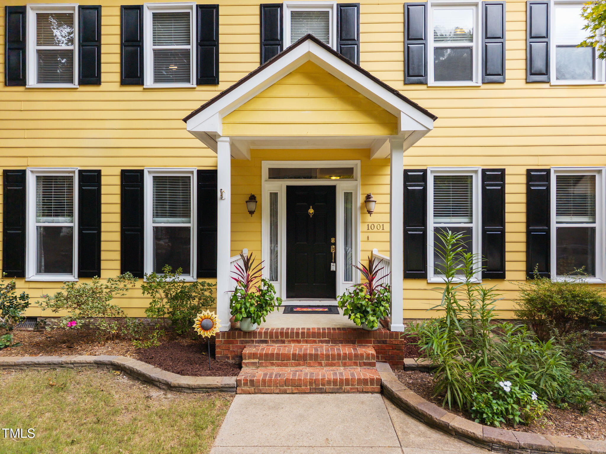 1001 Kingsway Drive